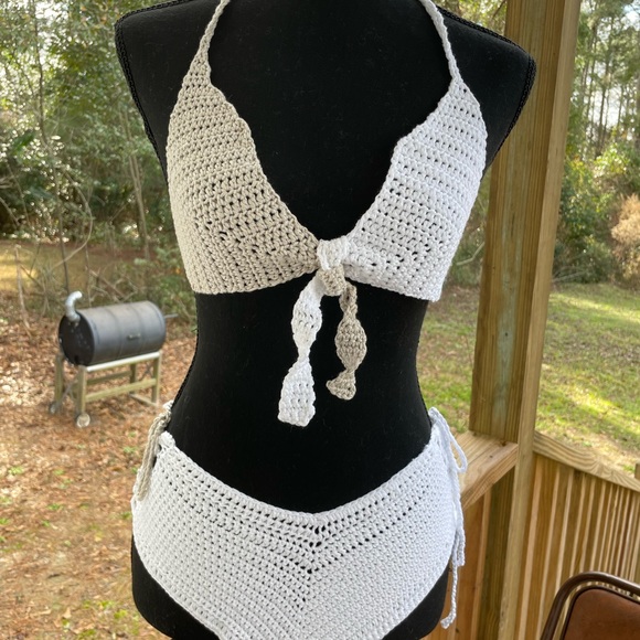 Crochet, hand crocheted, two tone, cream and white bikini set - Picture 3 of 13